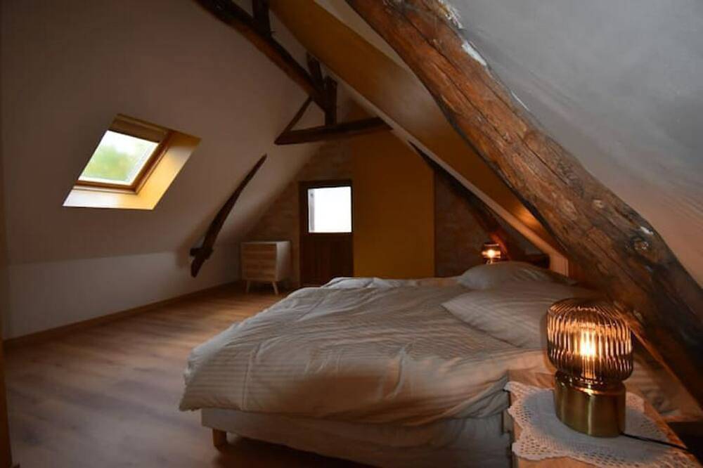 Charming farmhouse with garden close to Tours. in Saint-Pierre-des-Corps, Tours region