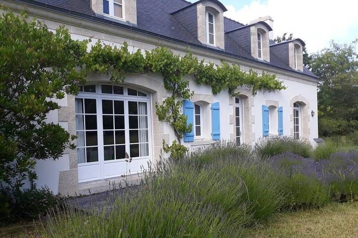 Location de vacances pour 8 personnes, avec jardin et terrasse dans Plage Langoz