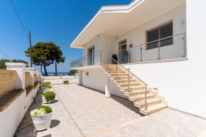 Villa pour 12 personnes, avec vue ainsi que jardin et piscine dans Santa Maria di Leuca - 2