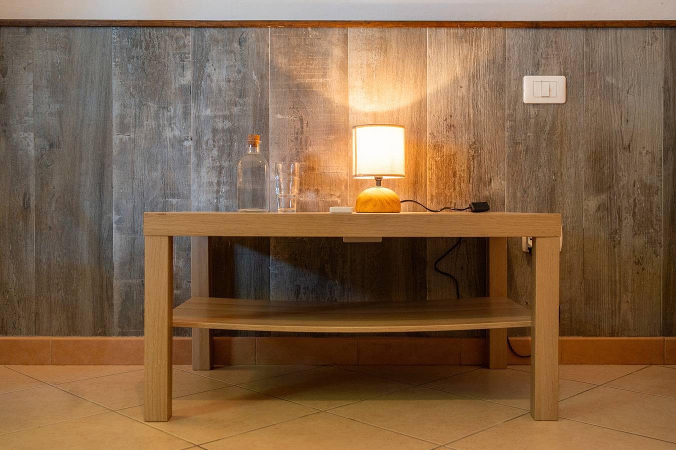 Bed and Breakfast 'Camera 1' with Shared Terrace, Wi-Fi and Air Conditioning in Arezzo Province