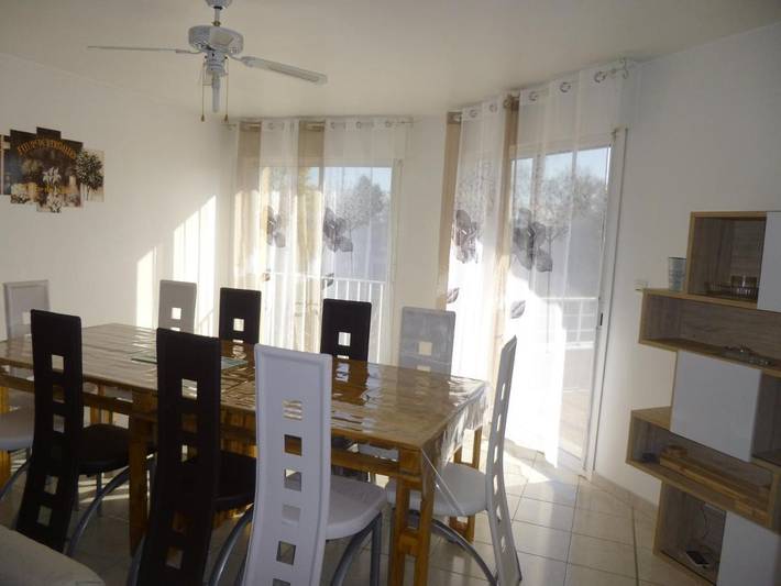 Location de vacances pour 10 personnes, avec vue et balcon, adapté aux familles à Luc-la-Primaube