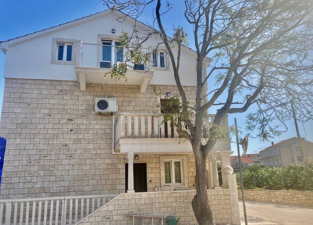 Ganze Wohnung, Ferienwohnung für 4 Personen mit Balkon in Sutivan, Brac