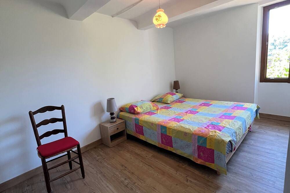 Pretty country house, shaded terrace, river nearby  in Entrecasteaux, Región Brignoles