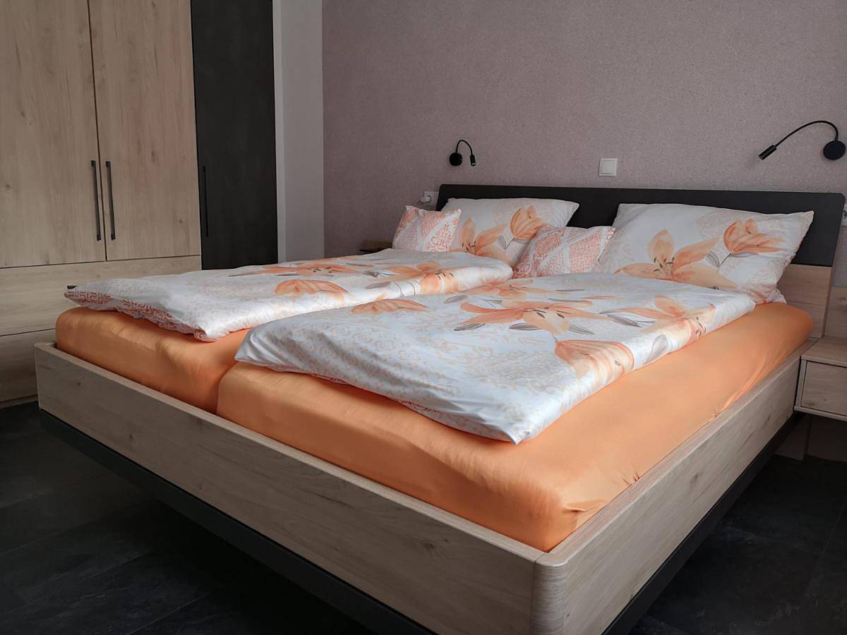 Ganze Wohnung, One-Bedroom Apartment in Lierschied, Mittelrhein