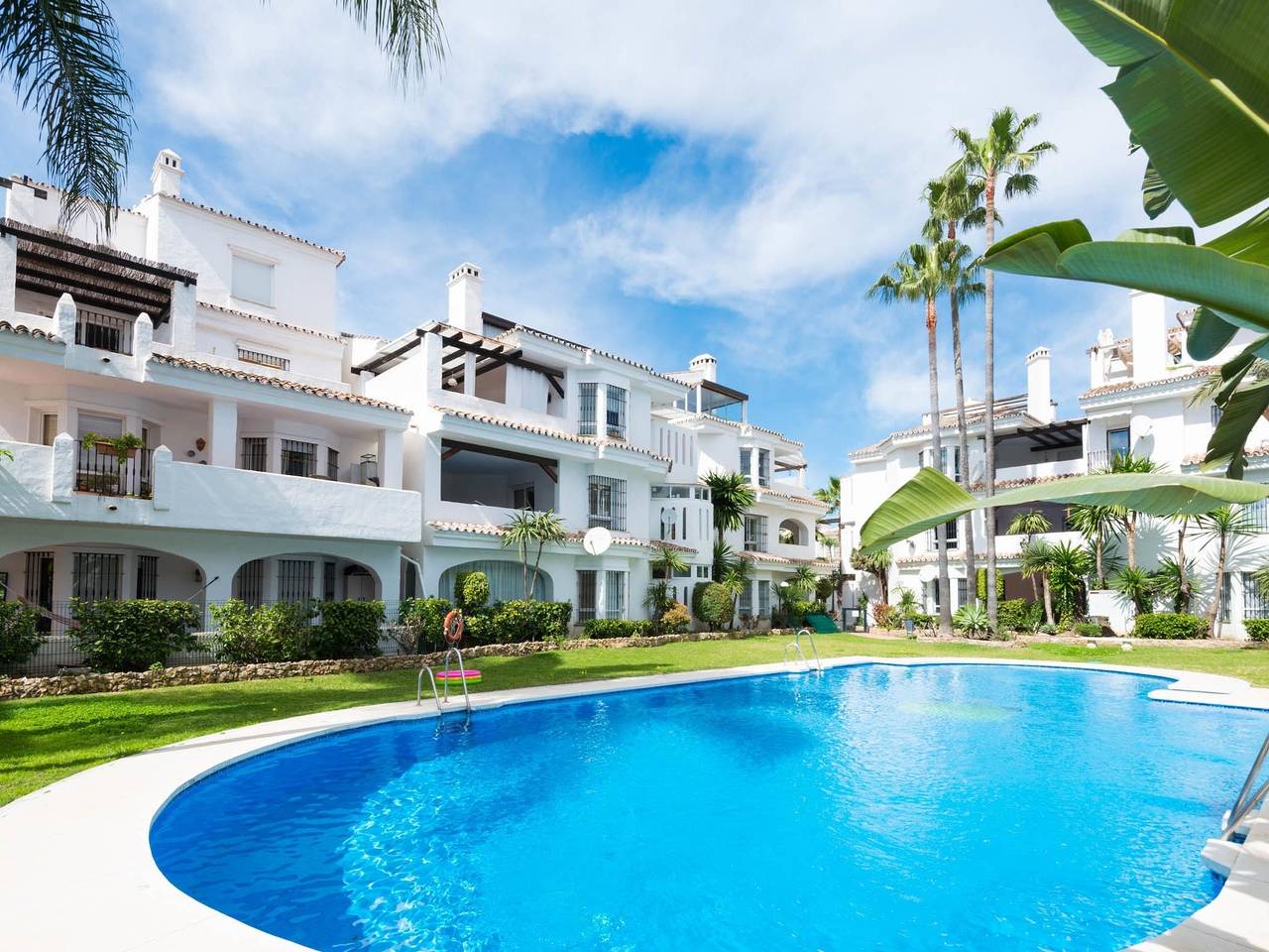 Entire holiday apartment, Recently Refurbished, Spacious Duplex Nestled In The Golf Valley in Nueva Andalucia Golf Valley, Marbella