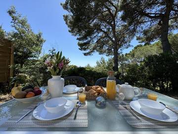 Gîte pour 4 personnes, avec vue et terrasse dans Plage Du Pradeau
