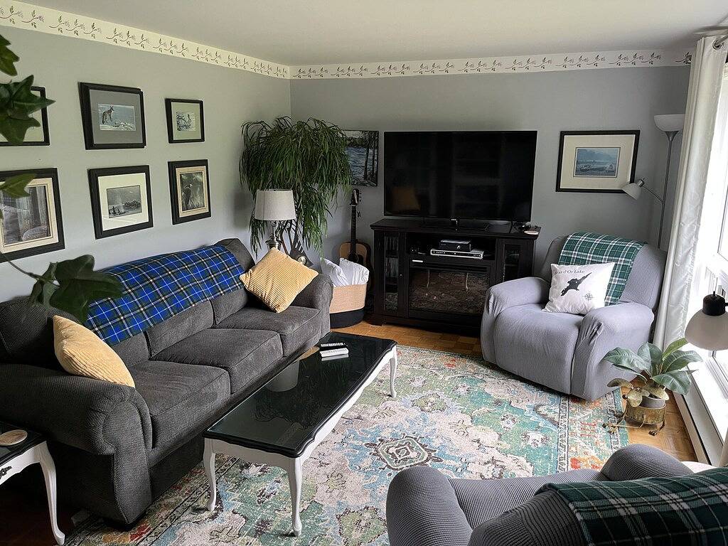 Writer’s Retreat. Secluded Waterfront Bras d’Or Lake, Cape Breton in Richmond County