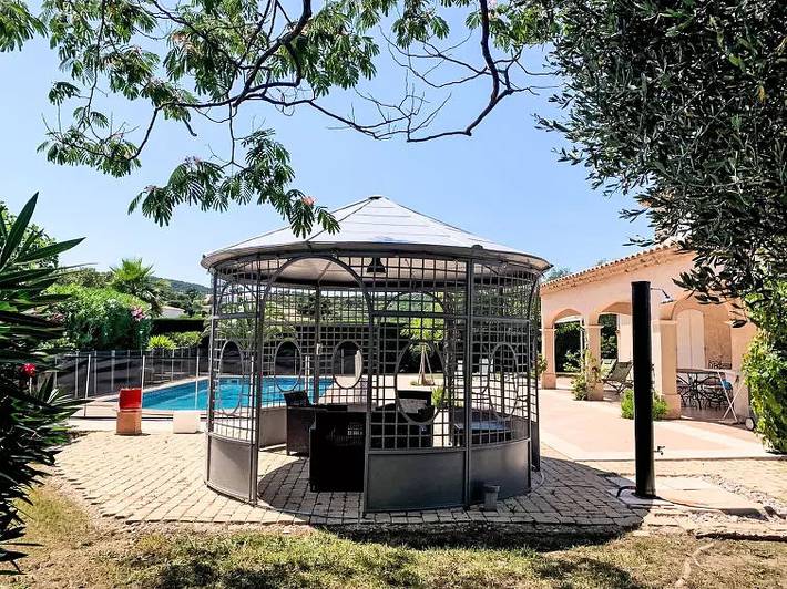 Filter.villa.villa pour 8 personnes, avec Balcon ainsi que Terrasse et Piscine dans Saint-Aygulf