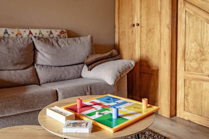 Hel lejlighed, 'El Arniu' Apartment with Mountain Views, Private Terrace and Wi-Fi in Cangas de Onís, Asturias Province