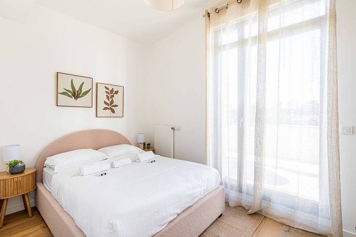 Entire apartment, Guestready - Spacious flat with furnished terrace in Villejuif, Val-de-Marne