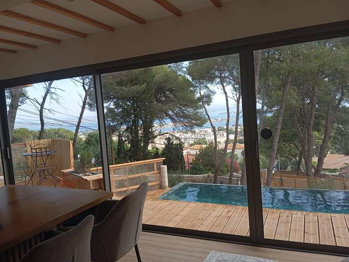 Villa pour 8 personnes, avec jardin et vue ainsi que vue sur le lac et piscine, animaux acceptés à Sète
