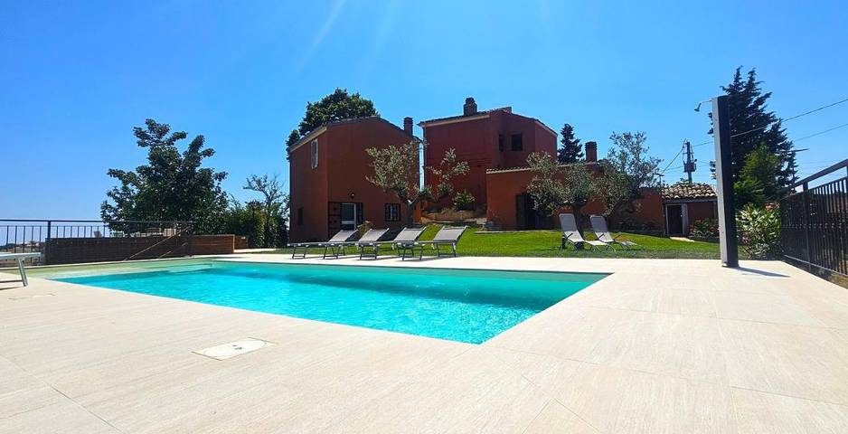 Villa per 4 persone, con Terrazza e Idromassaggio nonché Giardino e Piscina a Penne