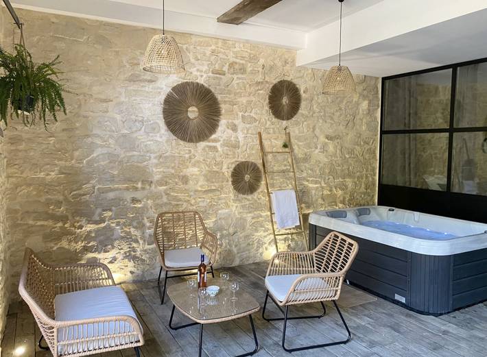 Gîte pour 6 personnes, avec jacuzzi