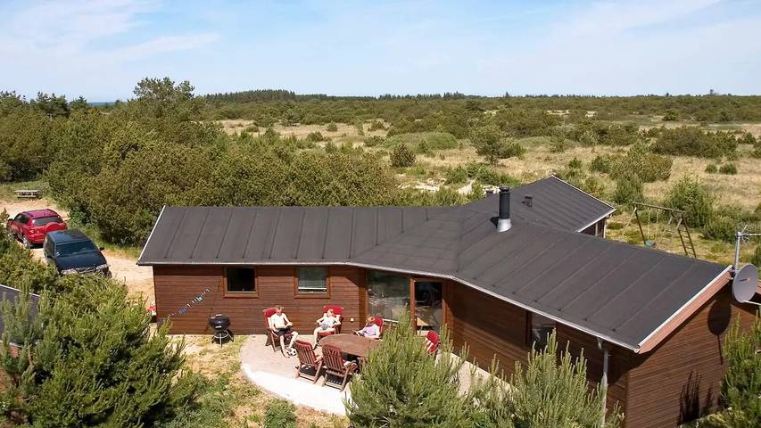 Ferieudlejning for 9 personer, med Jacuzzi og Terrasse samt Sauna i Thorup Strand