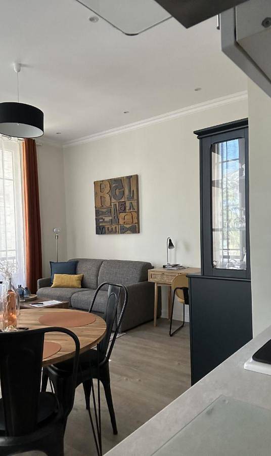 Gîte pour 4 personnes, avec balcon dans Gare De Toulon