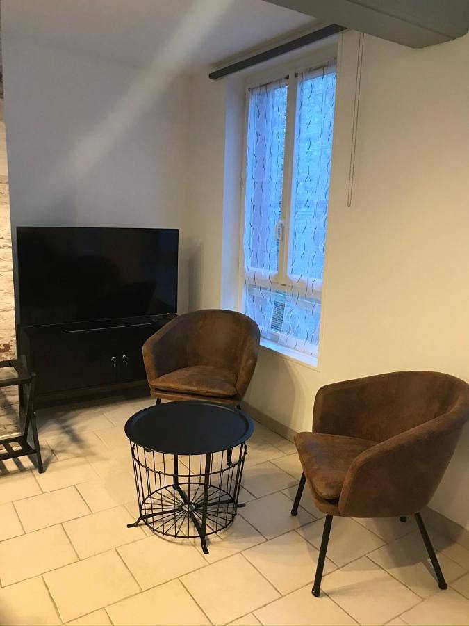 Appartement entier, La licorne { T2 tous confort} centre ville in Pont-Audemer, Région de Bernay