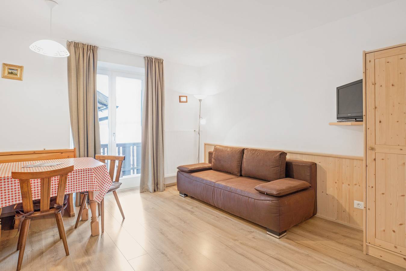 Appartamento intero, Appartamento di vacanza "Kruma - Gsail 3" con vista sulle montagne, Wi-Fi e balcone in Valdaora di Mezzo, Valdaora