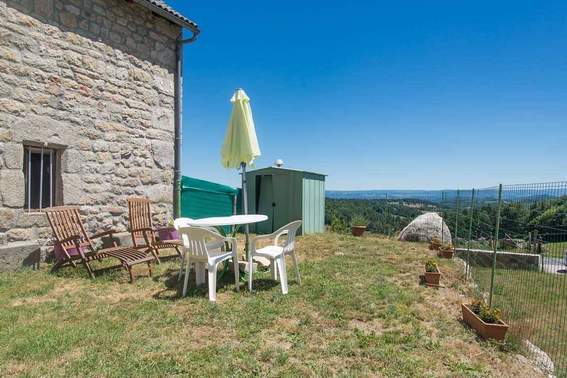 Le gîte des Jonquilles 6/8 personnes in Peyre-en-Aubrac, Région de Mende