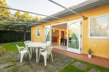 Villa für 9 Personen, mit Garten in Massa