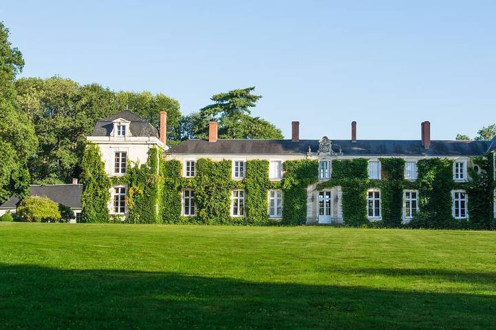 Château pour 22 personnes, avec Jardin et Piscine dans la Sarthe