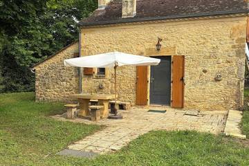 Gîte pour 3 personnes, avec jardin à Calviac-en-Périgord