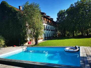 Gîte pour 3 personnes, avec piscine ainsi que jardin et vue à Weyer