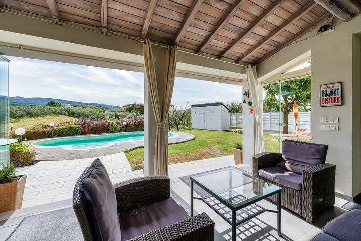 Casa Il Cappero - Villa con Piscina Privata tra le Colline Toscane in Larciano, Provincia di Pistoia