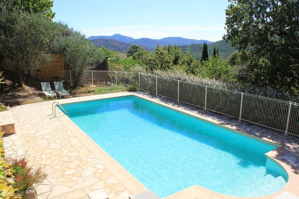 Gran villa de 4 dormitorios con piscina privada climatizada - magnífica vista panorámica in Bagnols-en-Forêt, Region de Draguignan