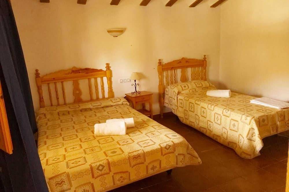 Esta casa tiene las mejores vistas a Velez Blanco y a su castillo in Vélez-Blanco, Provincia de Almería