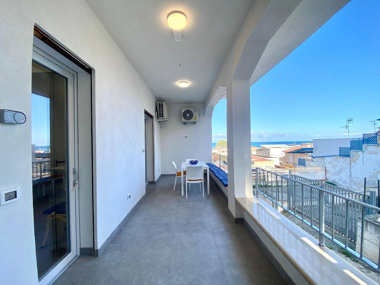 Entire holiday apartment, Casa La Mamà, beach 150 m away in Alcamo Marina, Alcamo