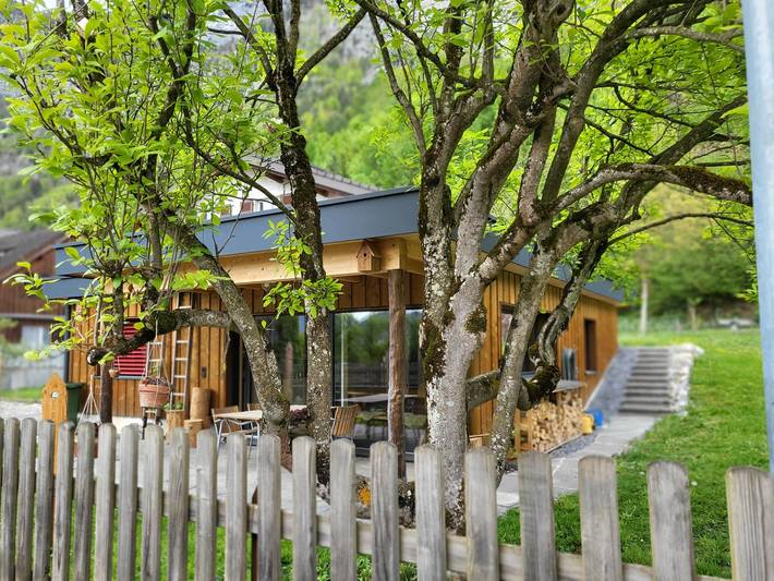 Bungalow für 4 Personen, mit Terrasse in der Schweiz - 2