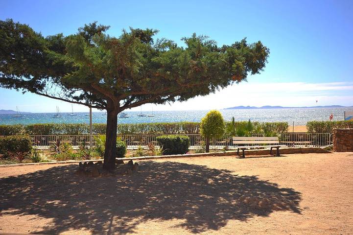 Gîte pour 4 personnes, avec piscine et terrasse ainsi que jardin et vue, animaux acceptés dans Plage de l'Argentière - 4