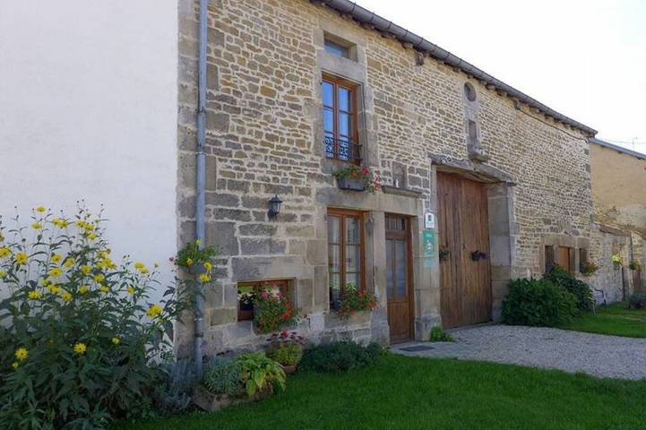 Gîte pour 8 personnes, avec jardin à Val-de-Meuse