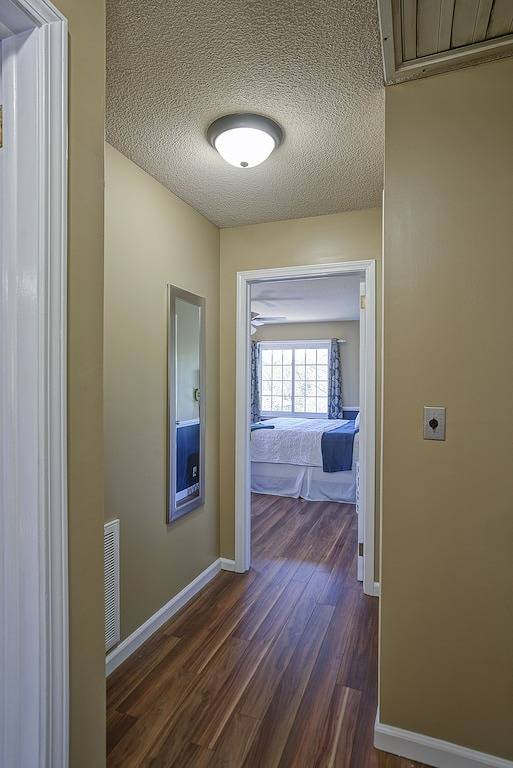 Im Herzen von Johnson City (weniger als 1,6 km von Etsu / Va entfernt) in Johnson City, Blue Ridge Mountains