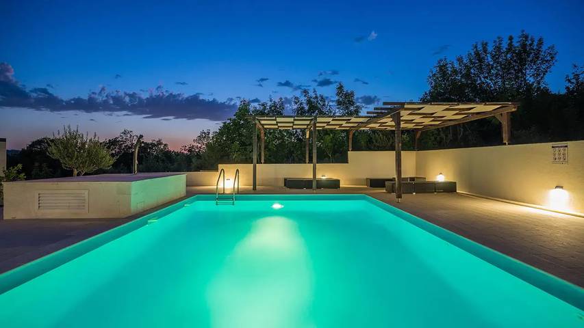 Ferienhaus für 6 Personen, mit Pool und Terrasse, mit Haustier in Maslenica