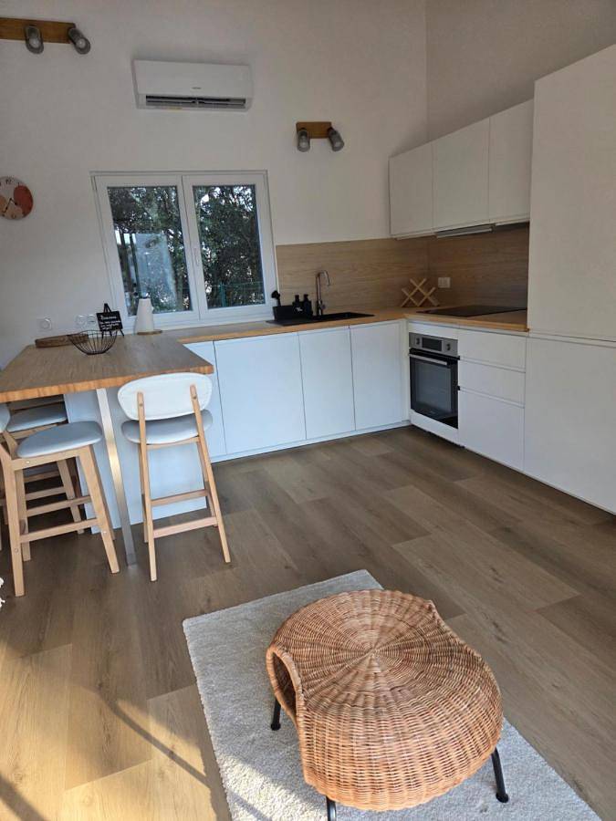 Location de vacances pour 4 personnes, avec Terrasse ainsi que Jardin et Piscine à Les Granges-Gontardes