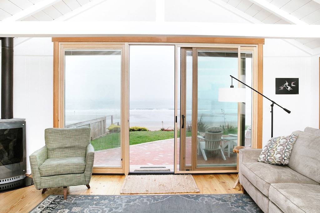 Schöne Ocean Front Cottage! Schönheit außen, Charme innen! in Cayucos, San Luis Obispo County