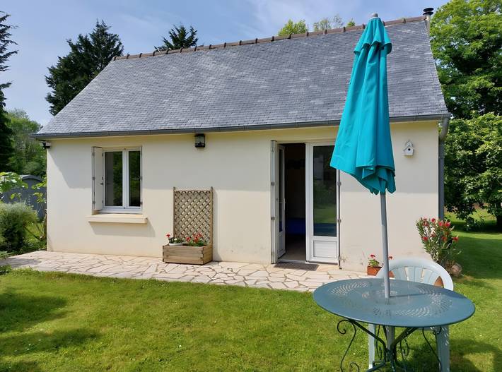 Location de vacances pour 3 personnes, avec jardin à Plourhan