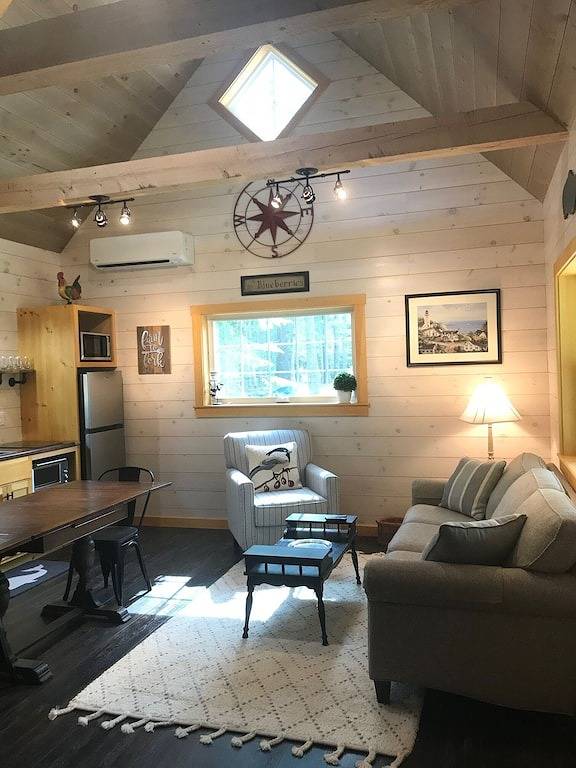 Pets Stay Free, Premier Ctg, Now Sleeps 8, Pets Free in Lincoln County (Maine)
