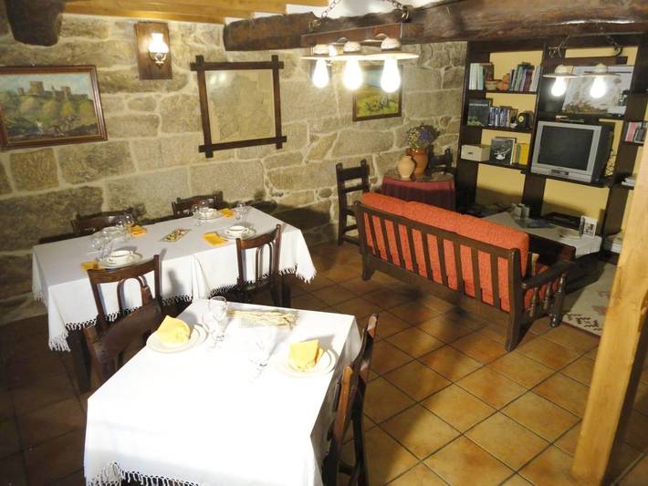 Casa de huéspuedes para 3 personas, con jacuzzi además de jardín y terraza, Se admiten mascotas en Galicia - 3