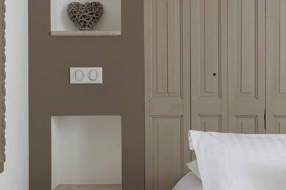 Apartamento entero, Cosy-Apartamento-De Lujo-Baño con ducha-Vista a la Calle in Valbonne, Region de Cannes