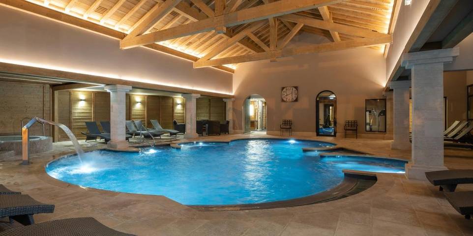 Hôtel pour 2 personnes, avec Terrasse et Jacuzzi ainsi que Jardin et Piscine