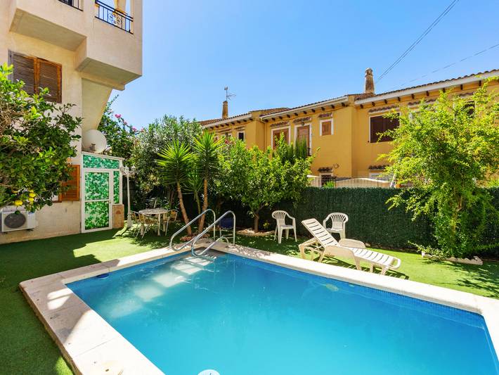 Ferienhaus für 4 Personen, mit Terrasse und Garten in Torrevieja