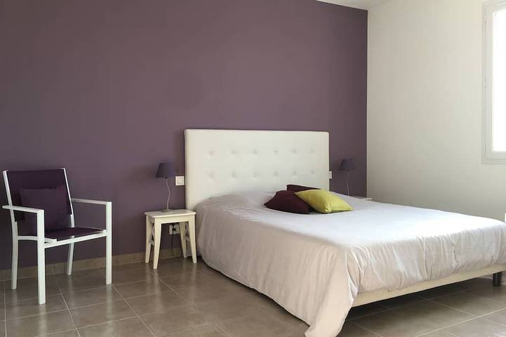 Location de vacances pour 8 personnes, avec jardin à Camaret-sur-Aigues - 4