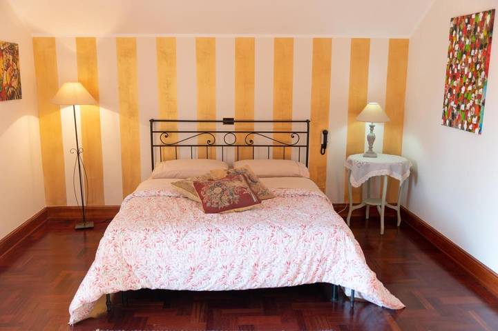 Location de vacances pour 2 personnes, avec vue ainsi que piscine et jardin, animaux acceptés dans Cassino - 4