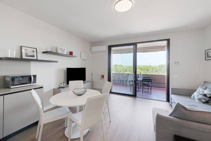 Entire apartment, Apartment 'La Casa Di Luca' with Shared Pool, Wi-Fi and Air Conditioning in Rivoltella del Garda, Desenzano del Garda