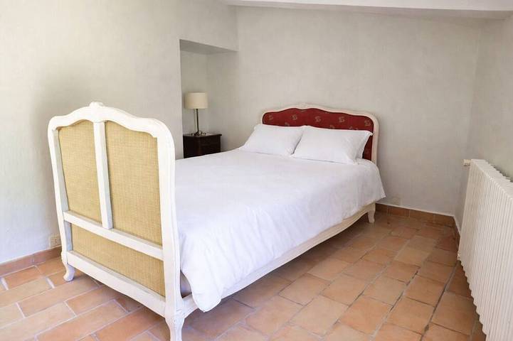 La Grange Blanche - Provencal farmhouse with swimming pool at the foot of Mont Ventoux in Sault, Parque natural regional del Mont Ventoux