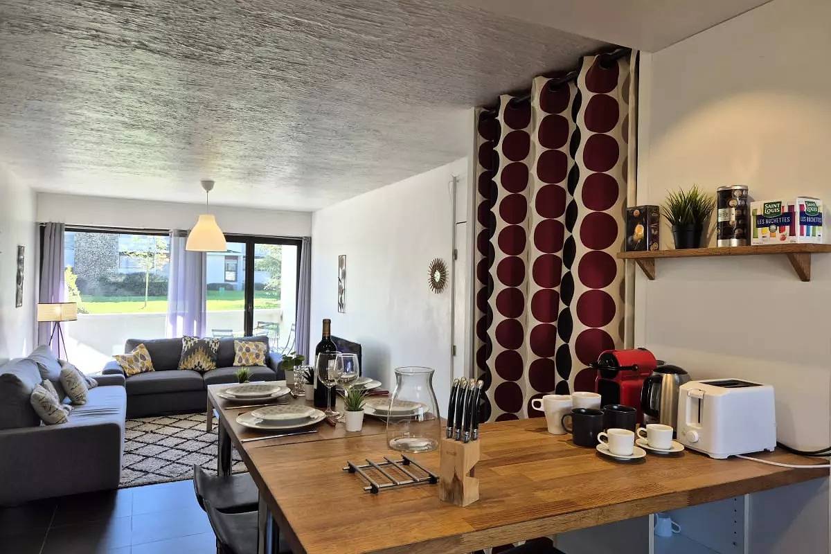 Apartamento entero, Apartamentos para 6 personas in Pessac, Región de Burdeos