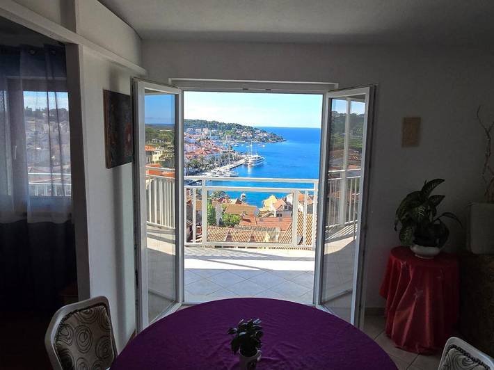 Maison d’hôte pour 2 personnes, avec sauna ainsi que vue et terrasse dans Hvar
