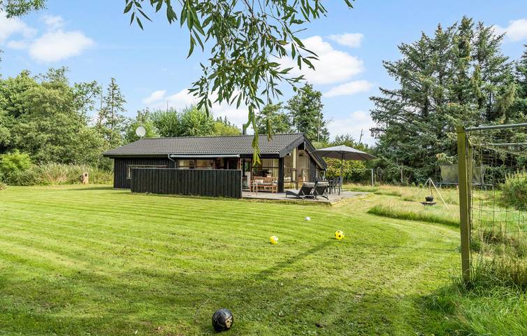 Ferienhaus für 6 Personen, mit Terrasse und Whirlpool sowie Garten und Sauna in Bratten - 2
